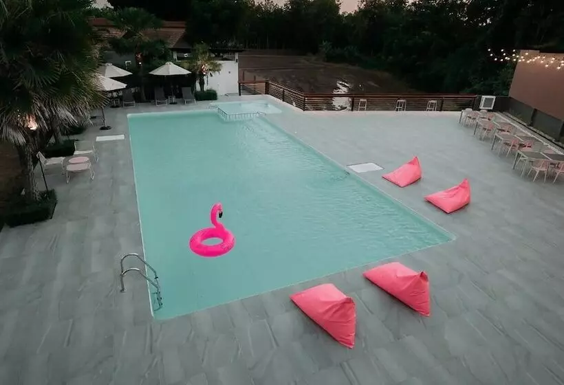 Hotelli Chanalai Resort And