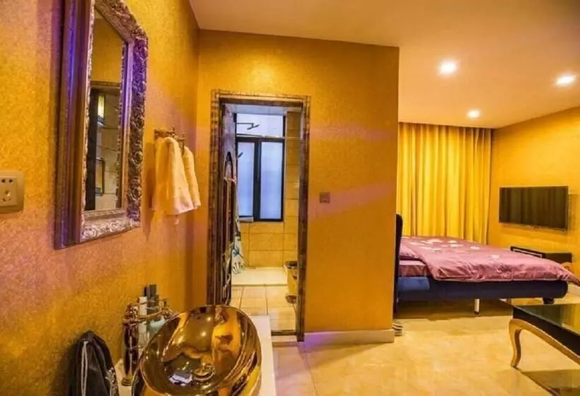 Hotel Crosme Theme