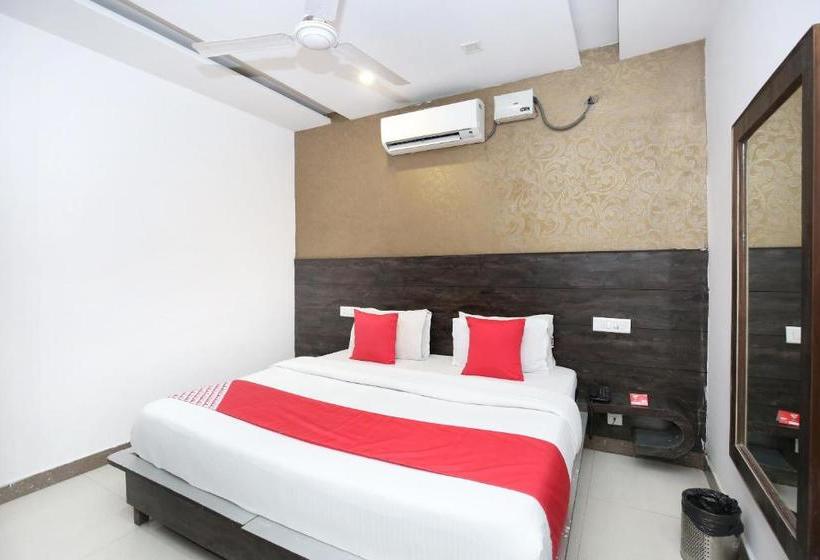 فندق Royal Blue By Oyo Rooms