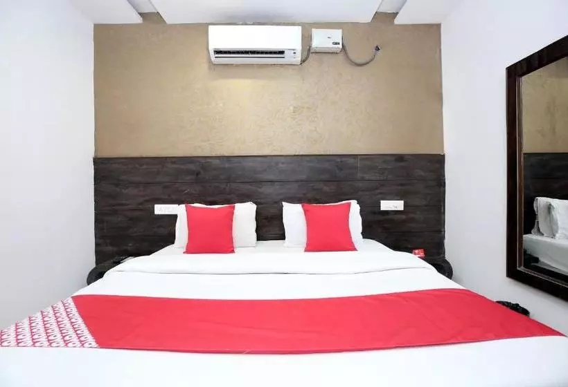 ホテル Royal Blue By Oyo Rooms