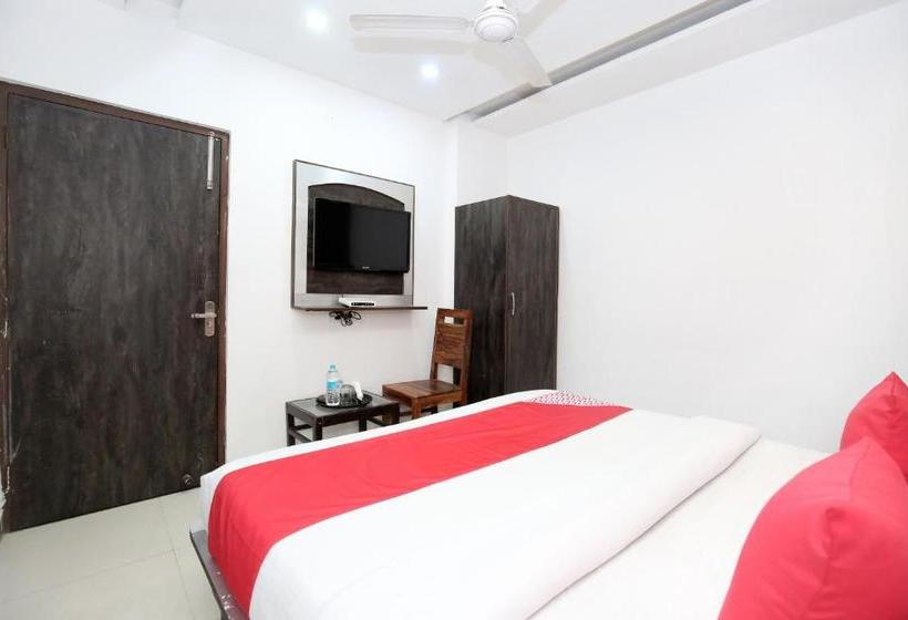 فندق Royal Blue By Oyo Rooms