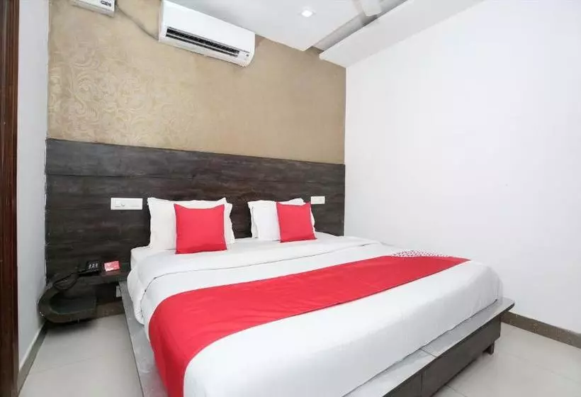 ホテル Royal Blue By Oyo Rooms