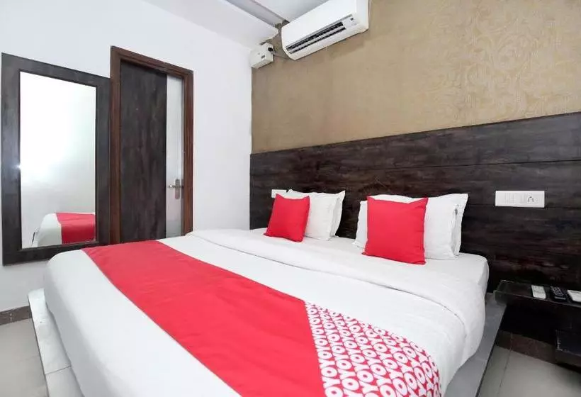 ホテル Royal Blue By Oyo Rooms