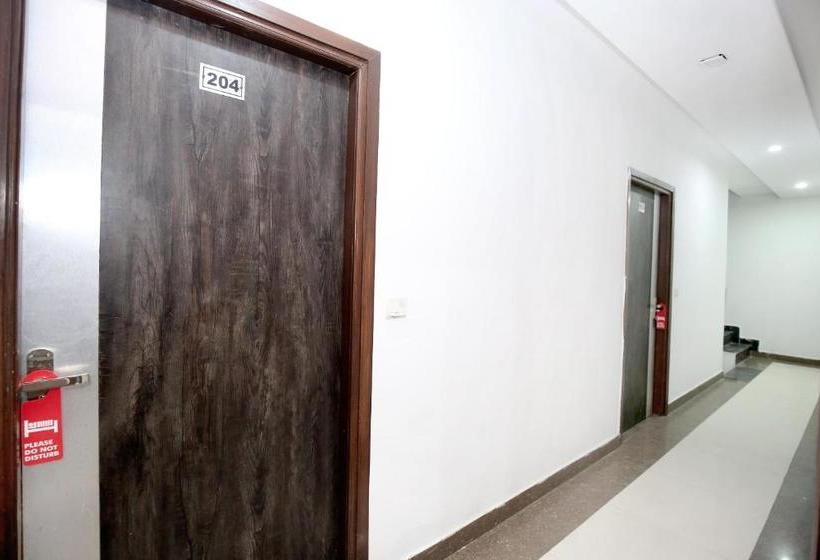 فندق Royal Blue By Oyo Rooms