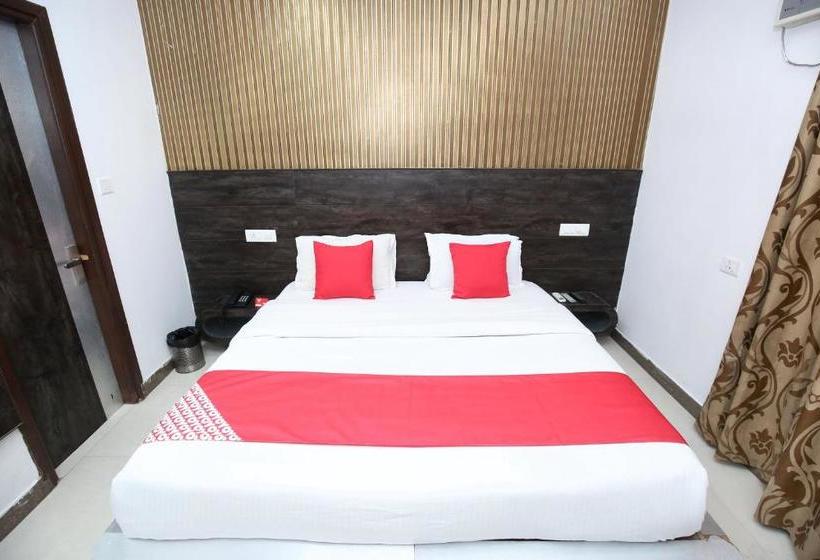 فندق Royal Blue By Oyo Rooms