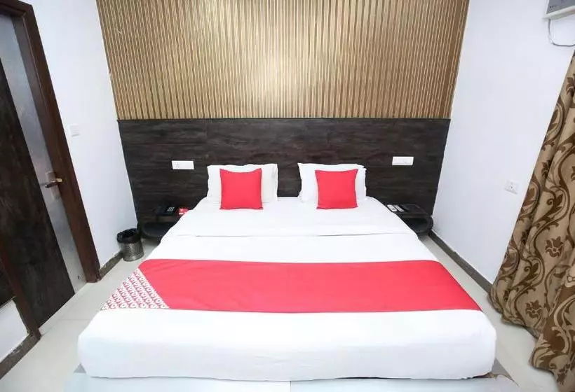 ホテル Royal Blue By Oyo Rooms