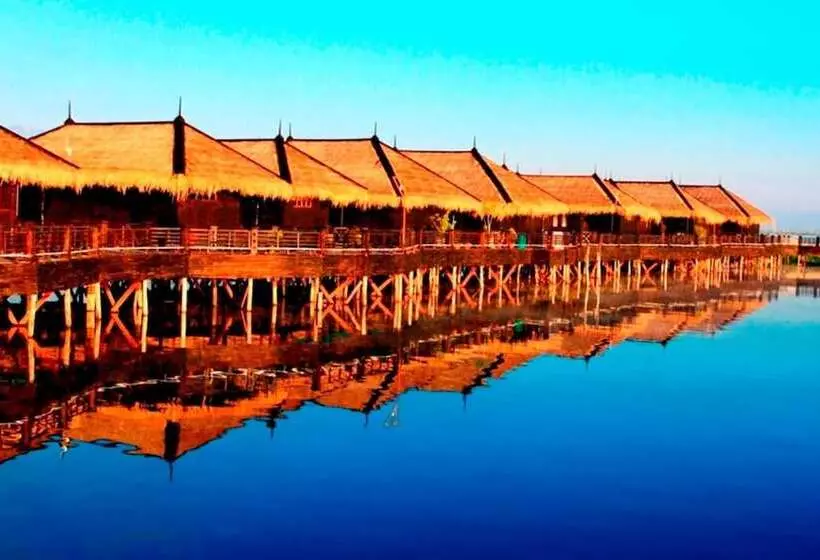 هتل Sky Lake Inle Resort