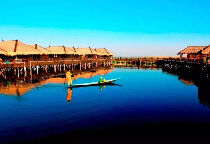 هتل Sky Lake Inle Resort