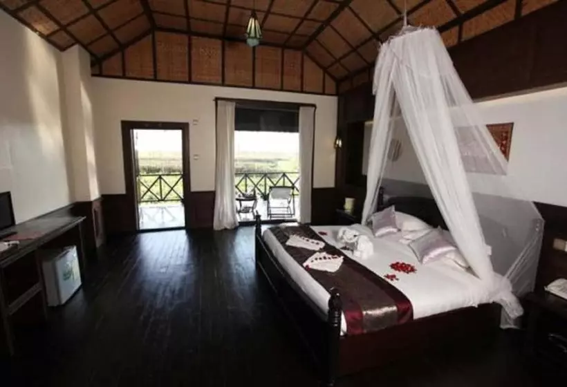 هتل Sky Lake Inle Resort