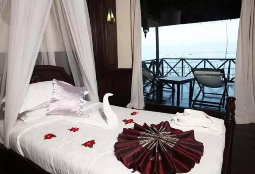 هتل Sky Lake Inle Resort