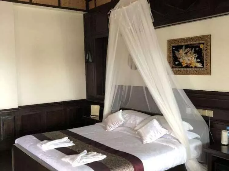 هتل Sky Lake Inle Resort