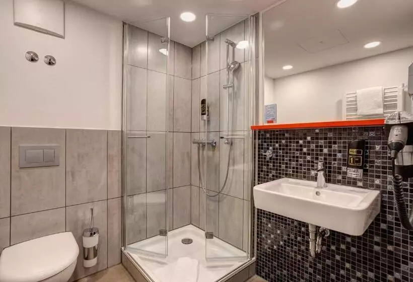 Meininger Hotel München Olympiapark