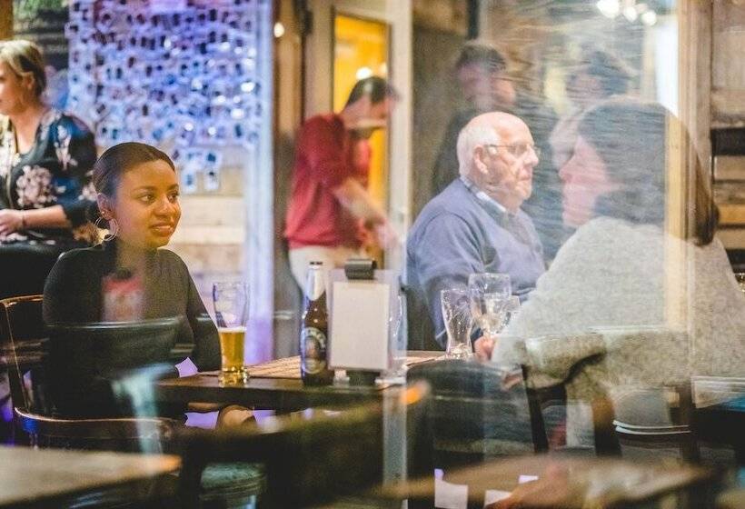 Aux 4 Vents  Auberg Inn