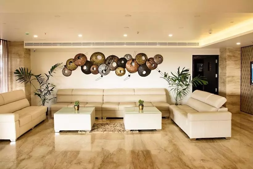 Hotelli The Phlox Hubballi