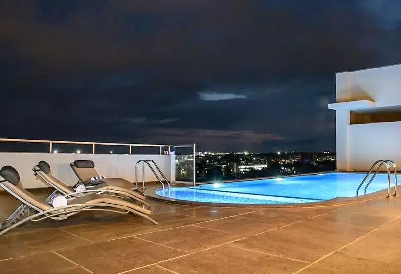 Hotelli The Phlox Hubballi