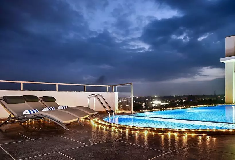 Hotelli The Phlox Hubballi