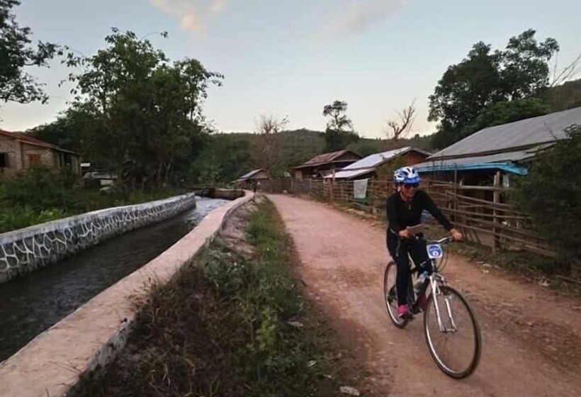 هتل Mr Charles River View Lodge