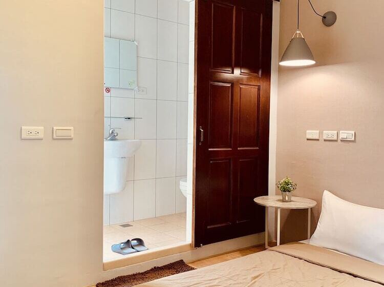 پانسیون Oyaji Guesthouse