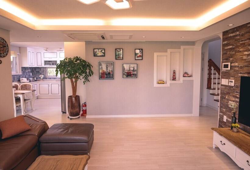 膳宿费 Private Family Homestay   Farm Square