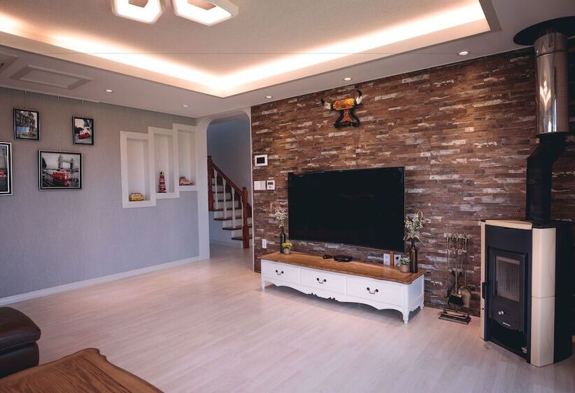 膳宿费 Private Family Homestay   Farm Square