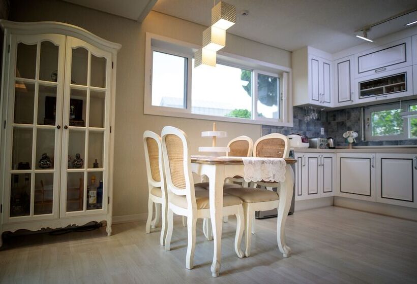 膳宿费 Private Family Homestay   Farm Square