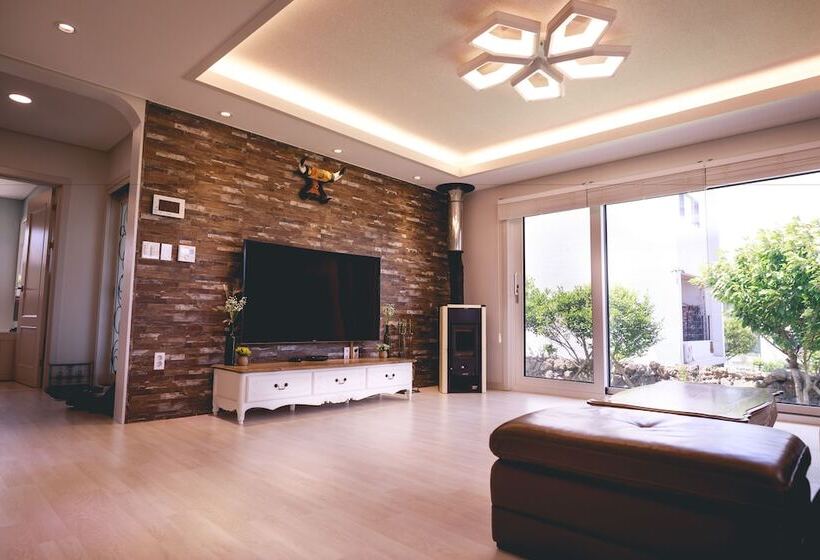 膳宿费 Private Family Homestay   Farm Square