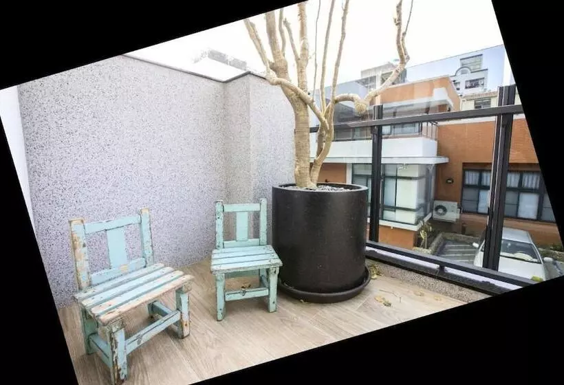 پانسیون The Wus