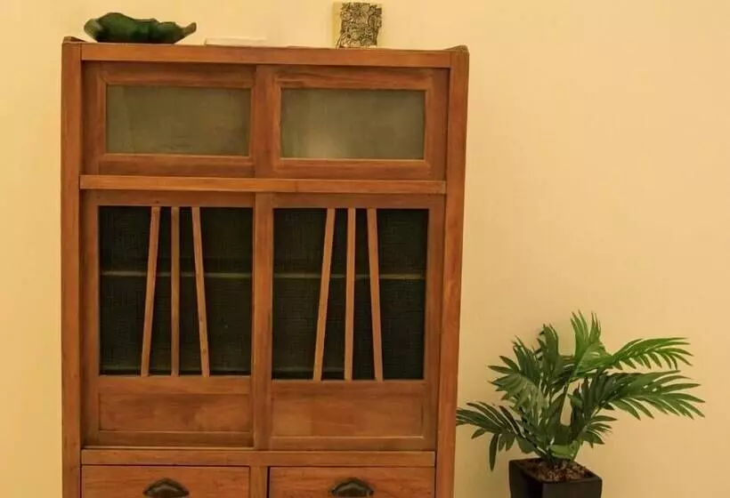 پانسیون The Wus