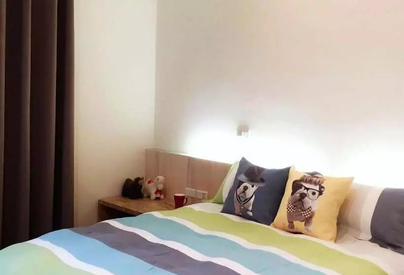 پانسیون The Wus