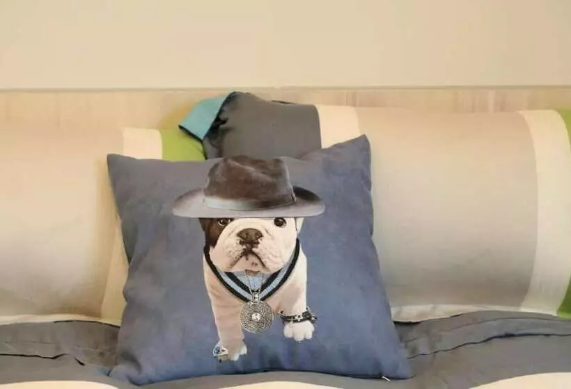 پانسیون The Wus