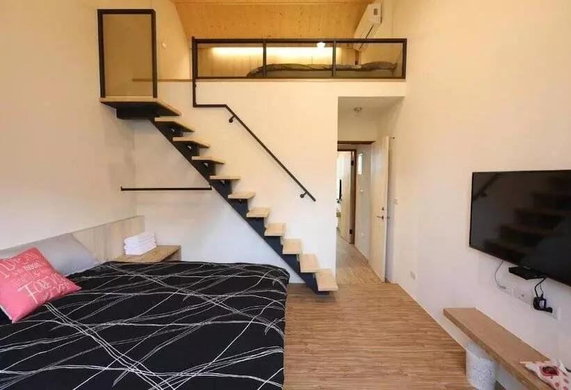 پانسیون The Wus