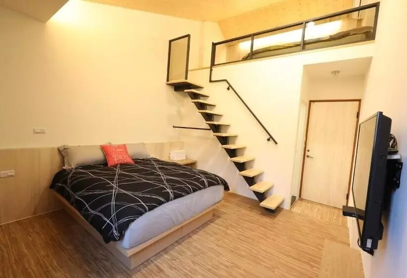 پانسیون The Wus