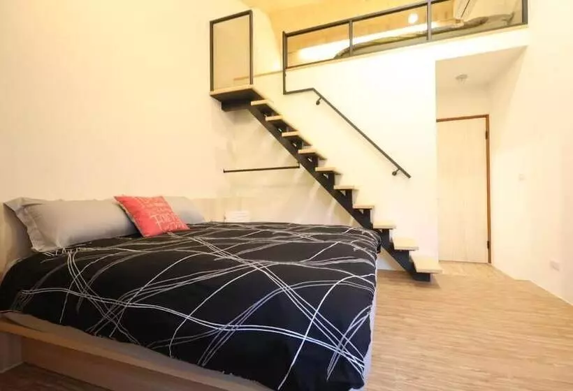 پانسیون The Wus