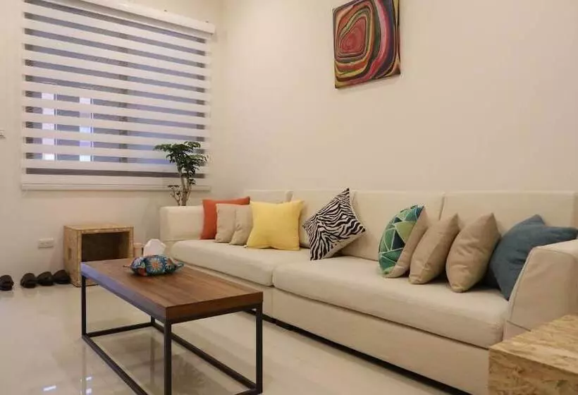 پانسیون The Wus