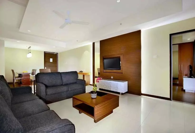 The Malibu Suites Balikpapan By Sissae Living