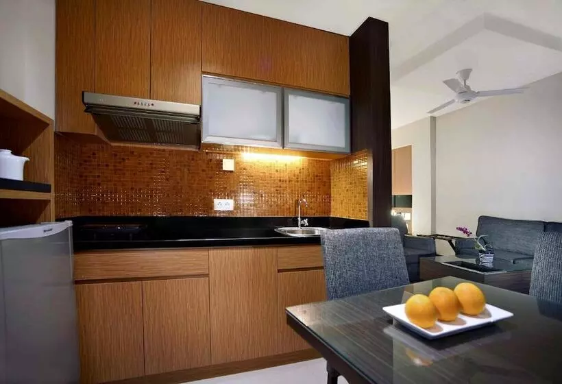The Malibu Suites Balikpapan By Sissae Living