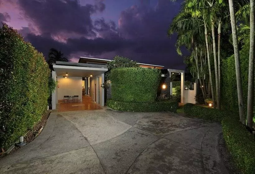 Villa Nias