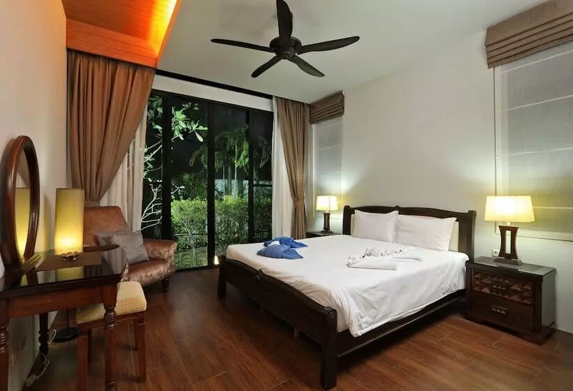 Villa Nias