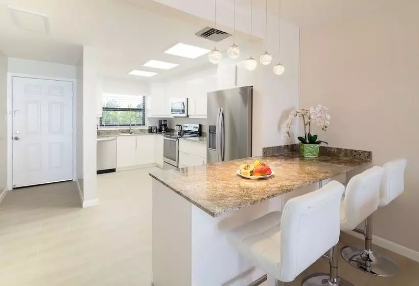 Casa Caribe Condominiums Unit 21