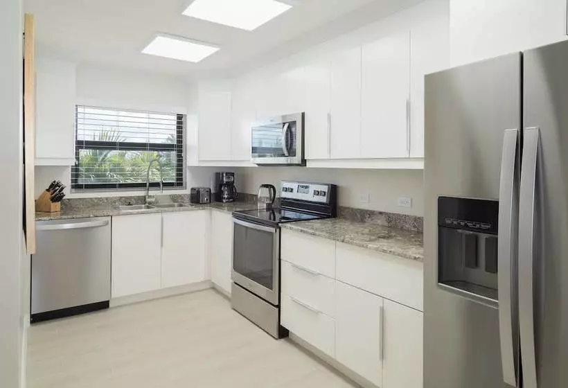 Casa Caribe Condominiums Unit 21