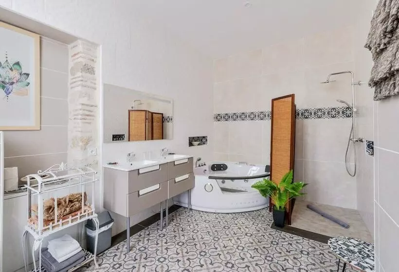 ホテル Château Lacaze