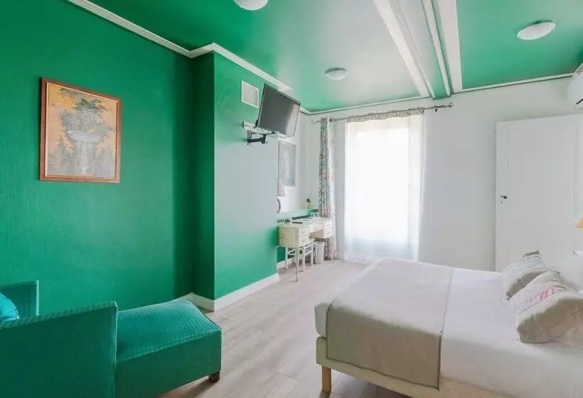 ホテル Château Lacaze