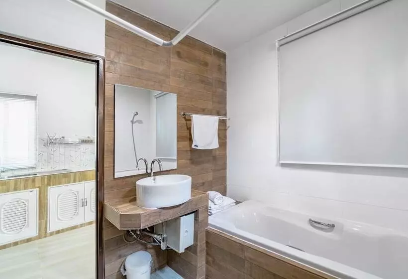 هتل Lay Back Villa