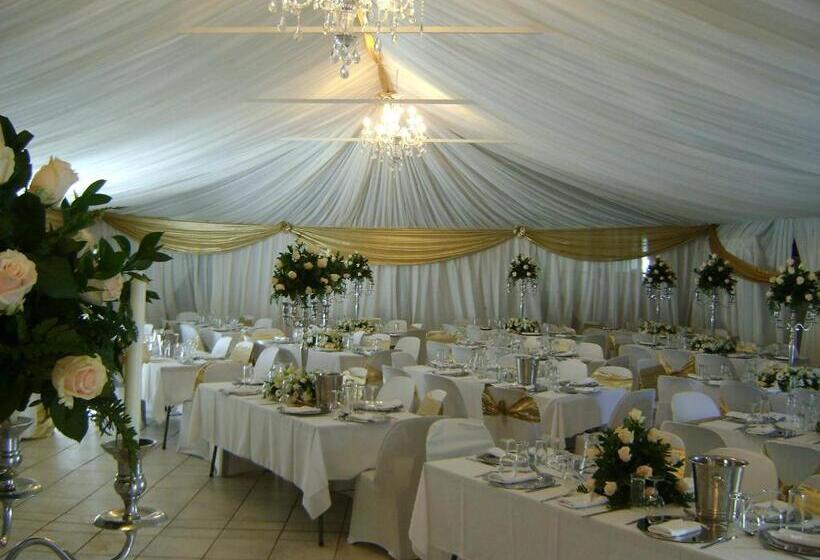 Lalapanzi Hotel & Conference Centre