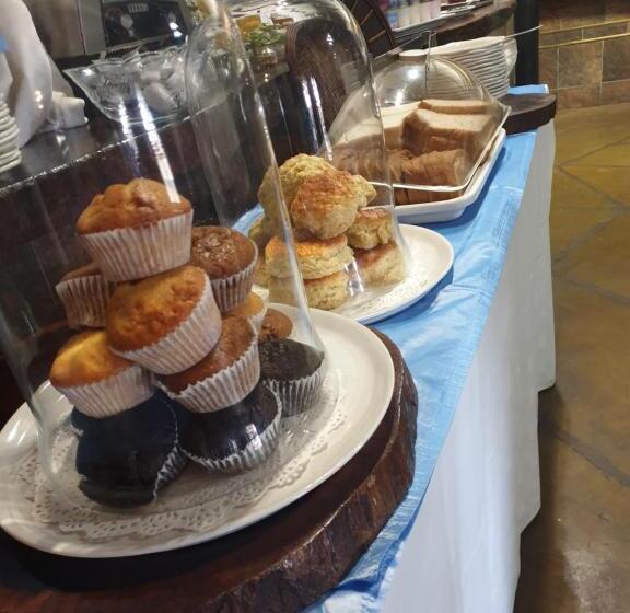 Lalapanzi Hotel & Conference Centre