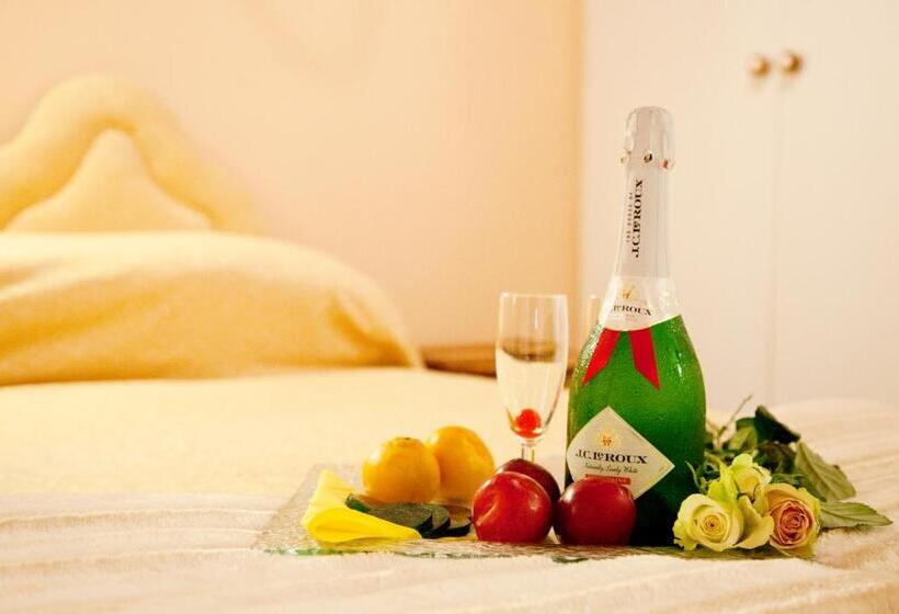 Lalapanzi Hotel & Conference Centre