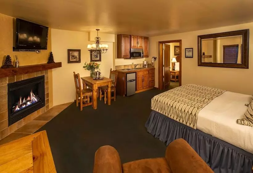 Alpine Village Suites