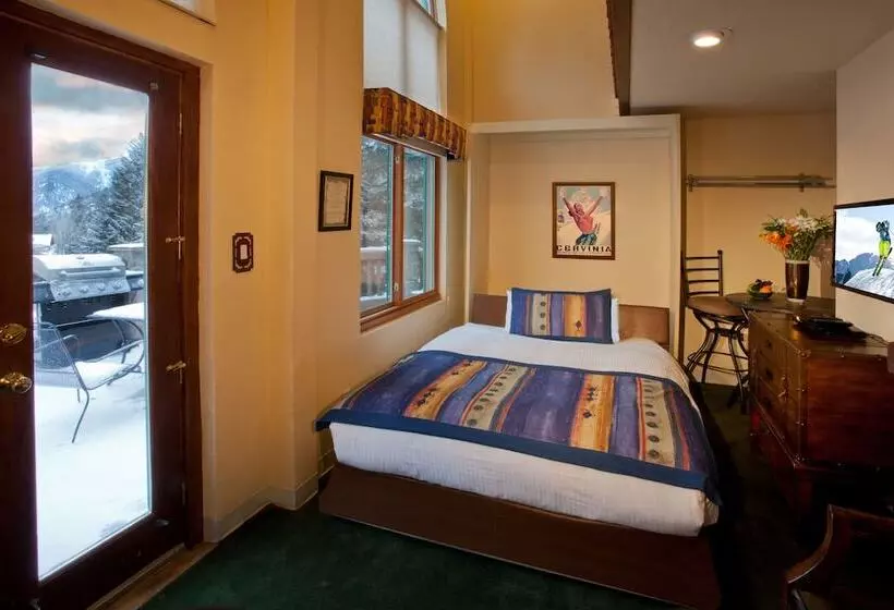 Alpine Village Suites