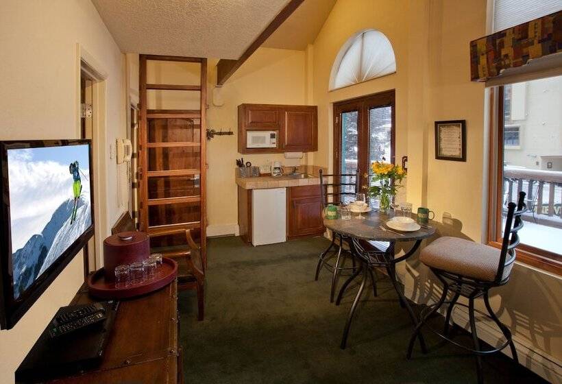 Alpine Village Suites