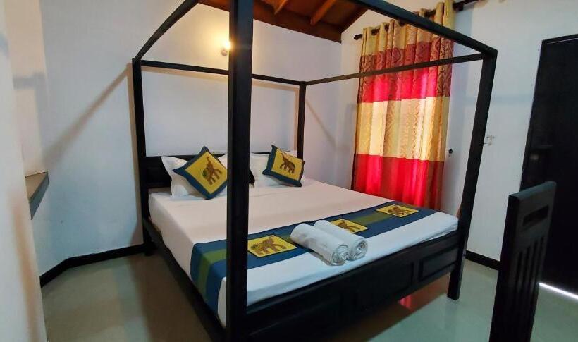 Отель Surf And Stay Arugam Bay